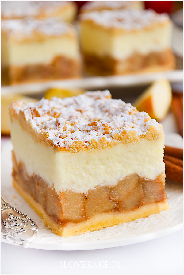 szarlotka z pianką sernikową