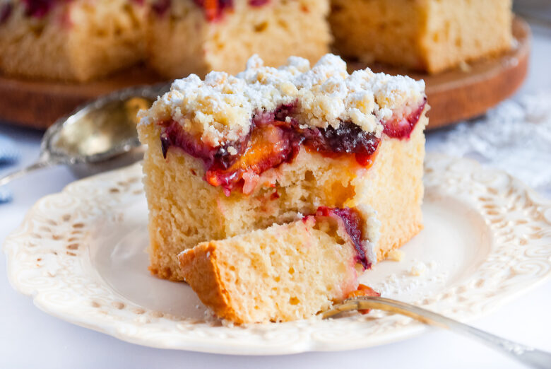 ciasto drożdżowe ze śliwkami