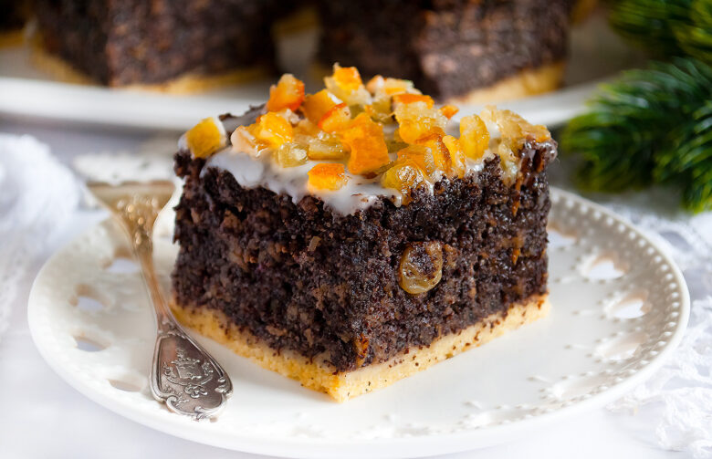 makowiec z jabłkami