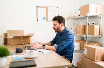 Мужчина на рабочем месте